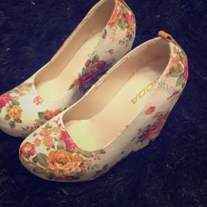 Flower Wedges